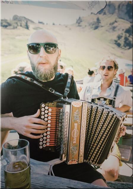 Voralpenlandschaft in pink