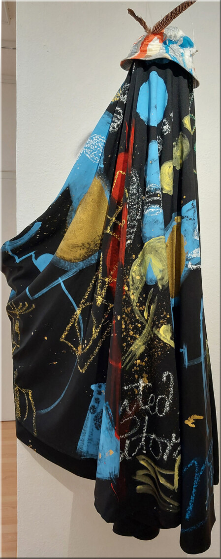 Les phantomes de Mina-Hängende Figur 2